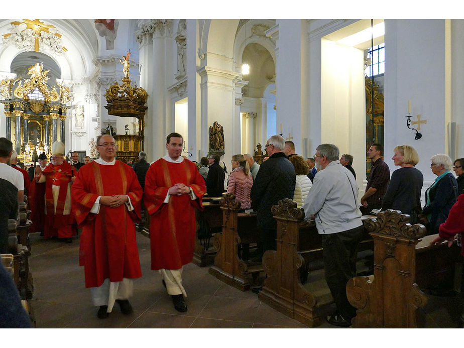 Abschlussvesper der Bischofskonferenz mit Austeilung des Bonifatiussegens (Foto: Karl-Franz Thiede)